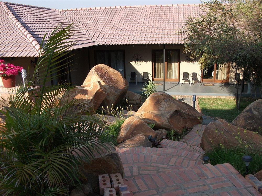 Meerkat Manor Komatipoort Bagian luar foto