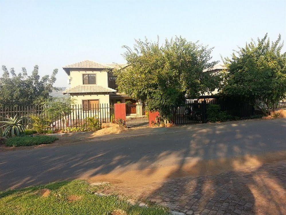 Meerkat Manor Komatipoort Bagian luar foto