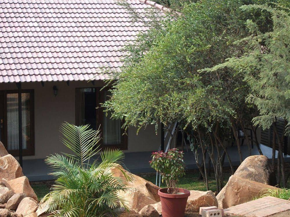 Meerkat Manor Komatipoort Bagian luar foto